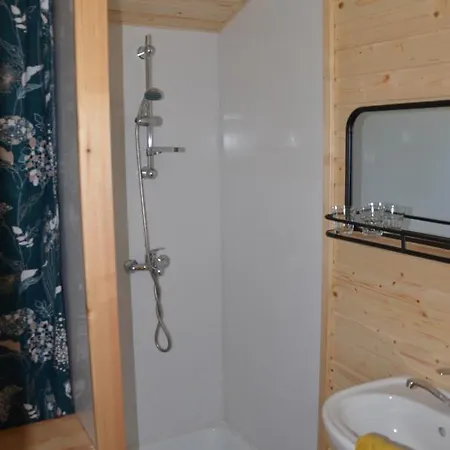 Le Camp Du Fauconnier ベッド・アンド・ブレックファスト 3*