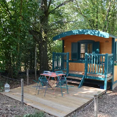 Le Camp Du Fauconnier 3* La Pommeraie-sur-Sèvre