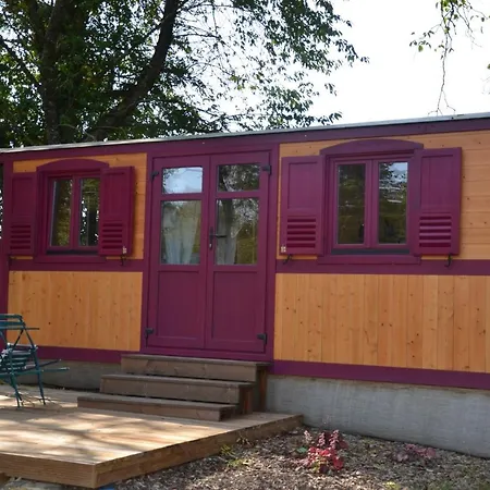 Le Camp Du Fauconnier Bed & Breakfast