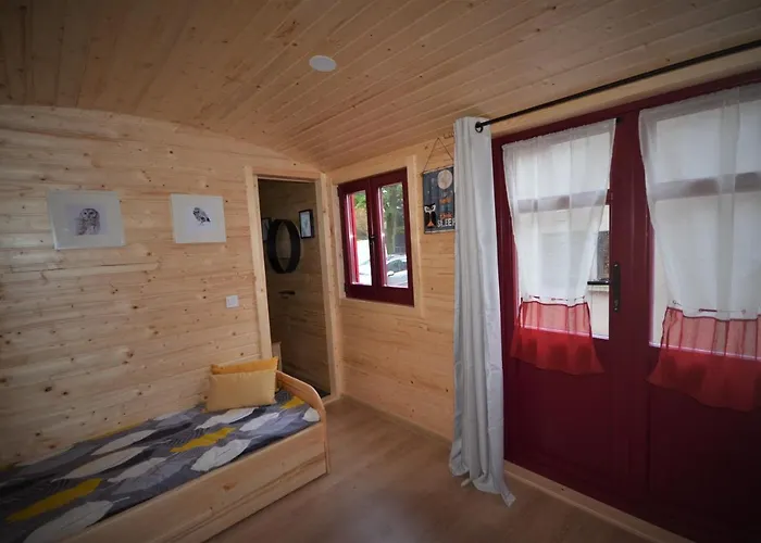 B&B Le Camp Du Fauconnier 3*