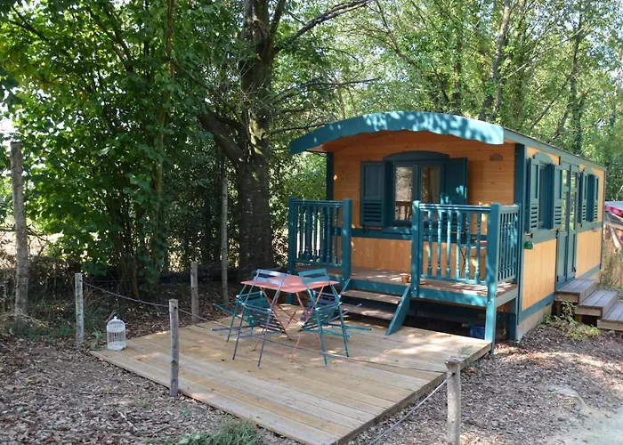 Le Camp Du Fauconnier 3* La Pommeraie-sur-Sèvre