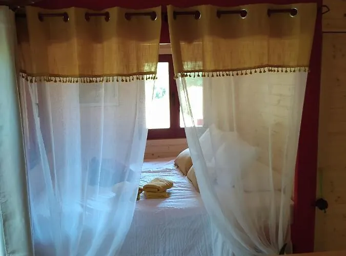 B&B Le Camp Du Fauconnier 3*